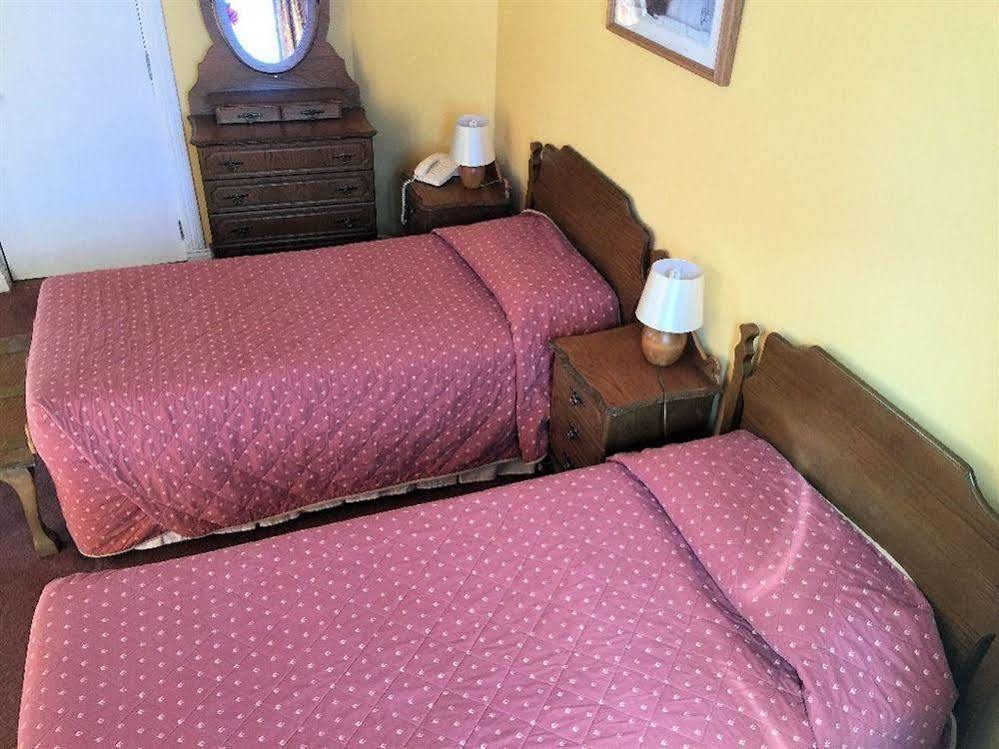 O Donovans Hotel クロナキルティ エクステリア 写真