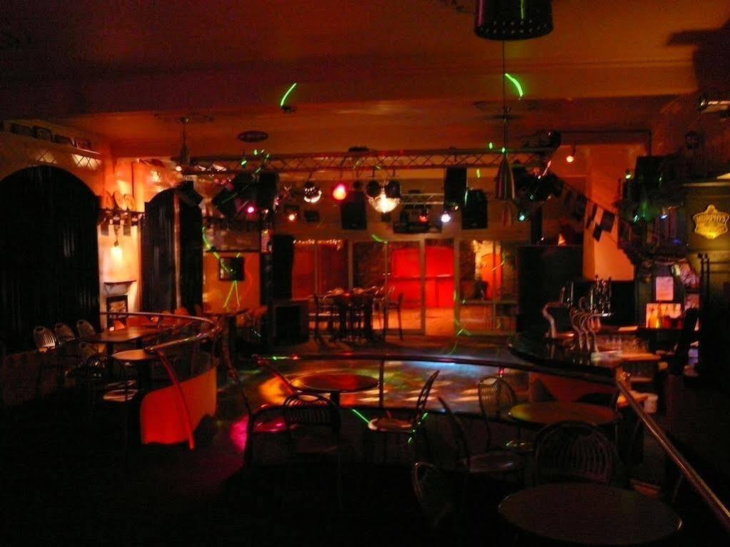O Donovans Hotel クロナキルティ エクステリア 写真